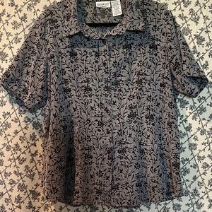 Classic Floral Design Button-Up Top